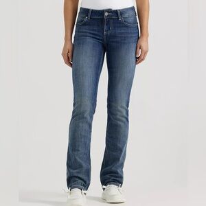 Wrangler Essential Straight Leg Jeans
